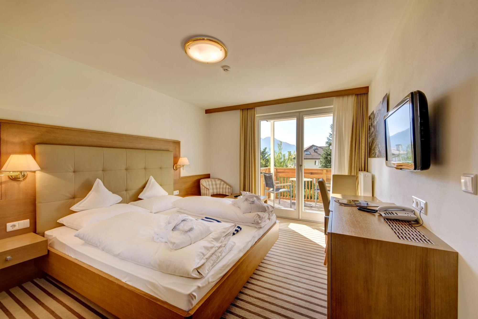 Ruster Resort Lagundo Luaran gambar