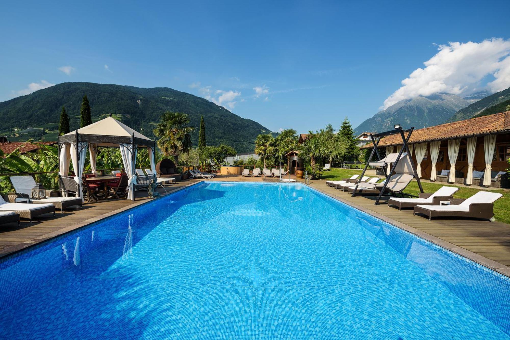 Ruster Resort Lagundo Luaran gambar