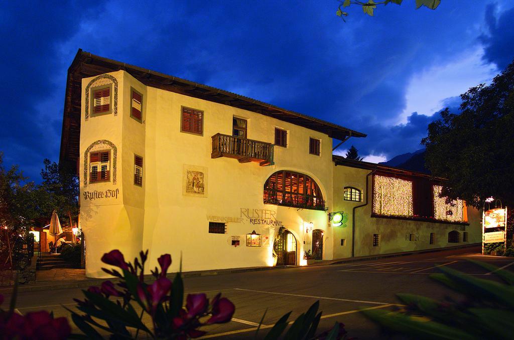 Ruster Resort Lagundo Luaran gambar